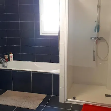 דירה Climatisee Avec Piscine Proche De La